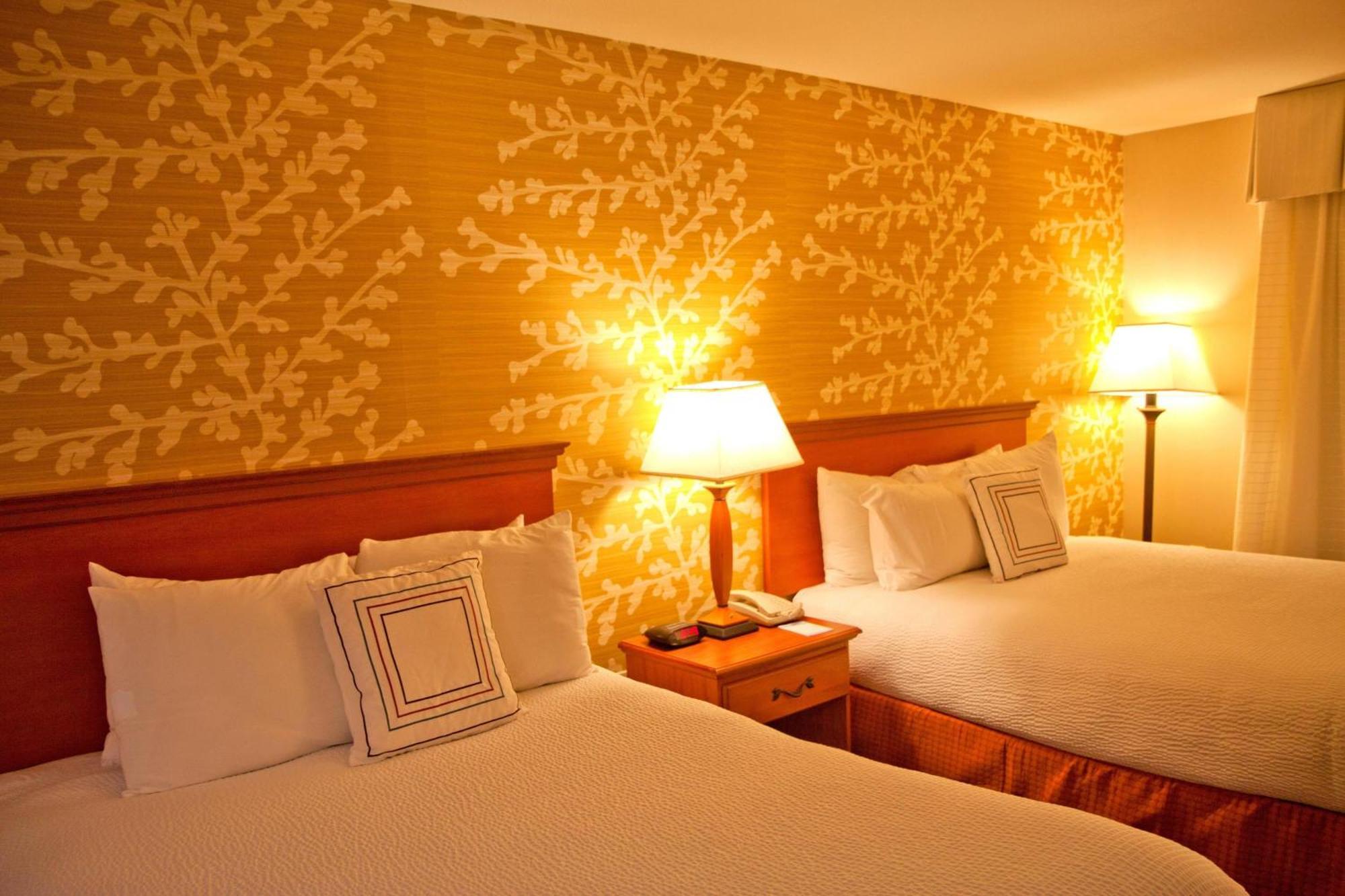 Country & By Radisson, Modesto-salida