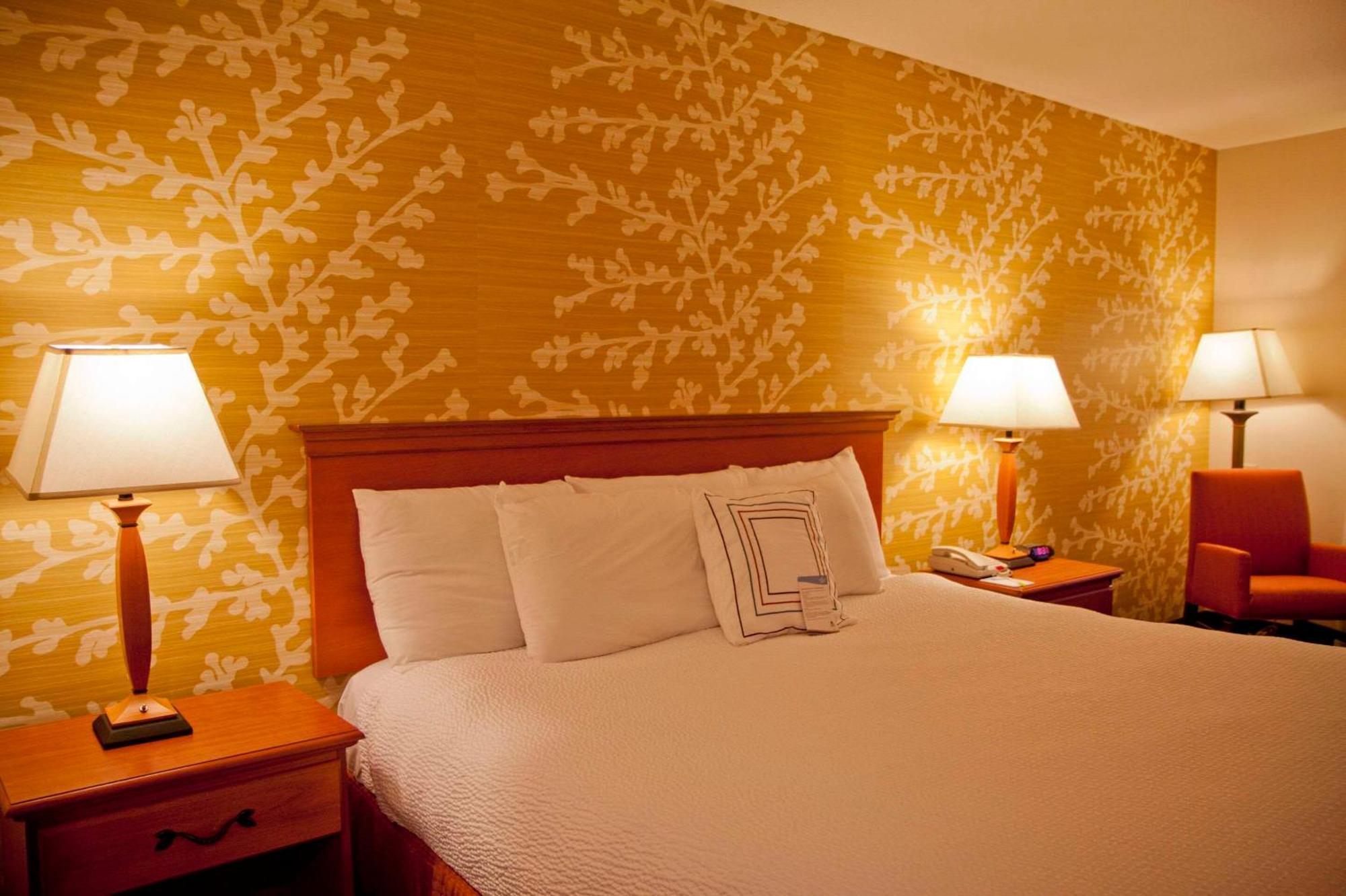 Hotel Country & By Radisson, Modesto-salida