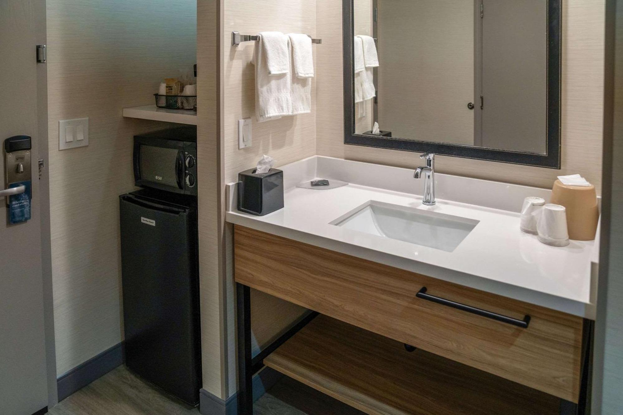 Country & By Radisson, Modesto-salida Hotel 3*