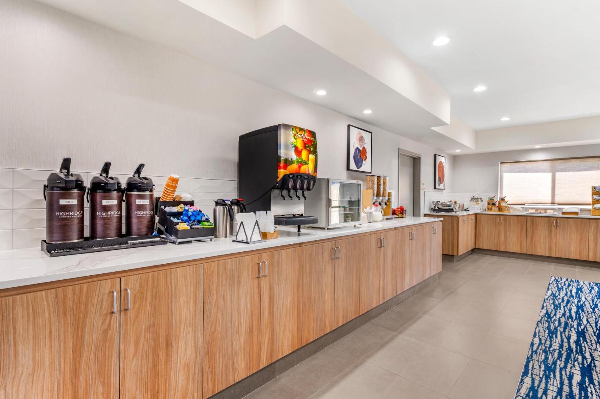Country & By Radisson, Modesto-salida