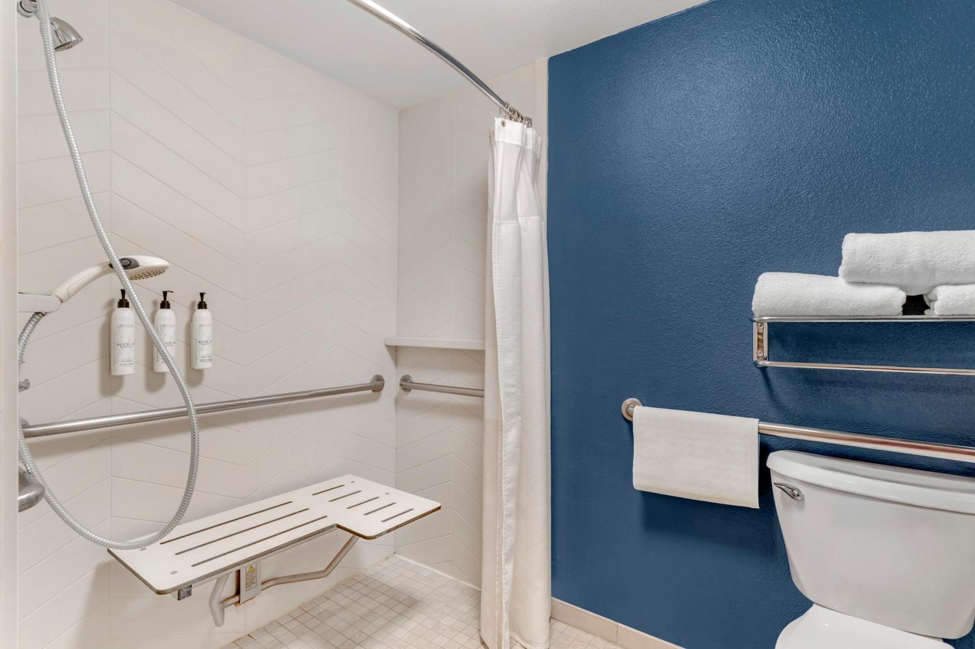 Hotel Country & By Radisson, Modesto-salida