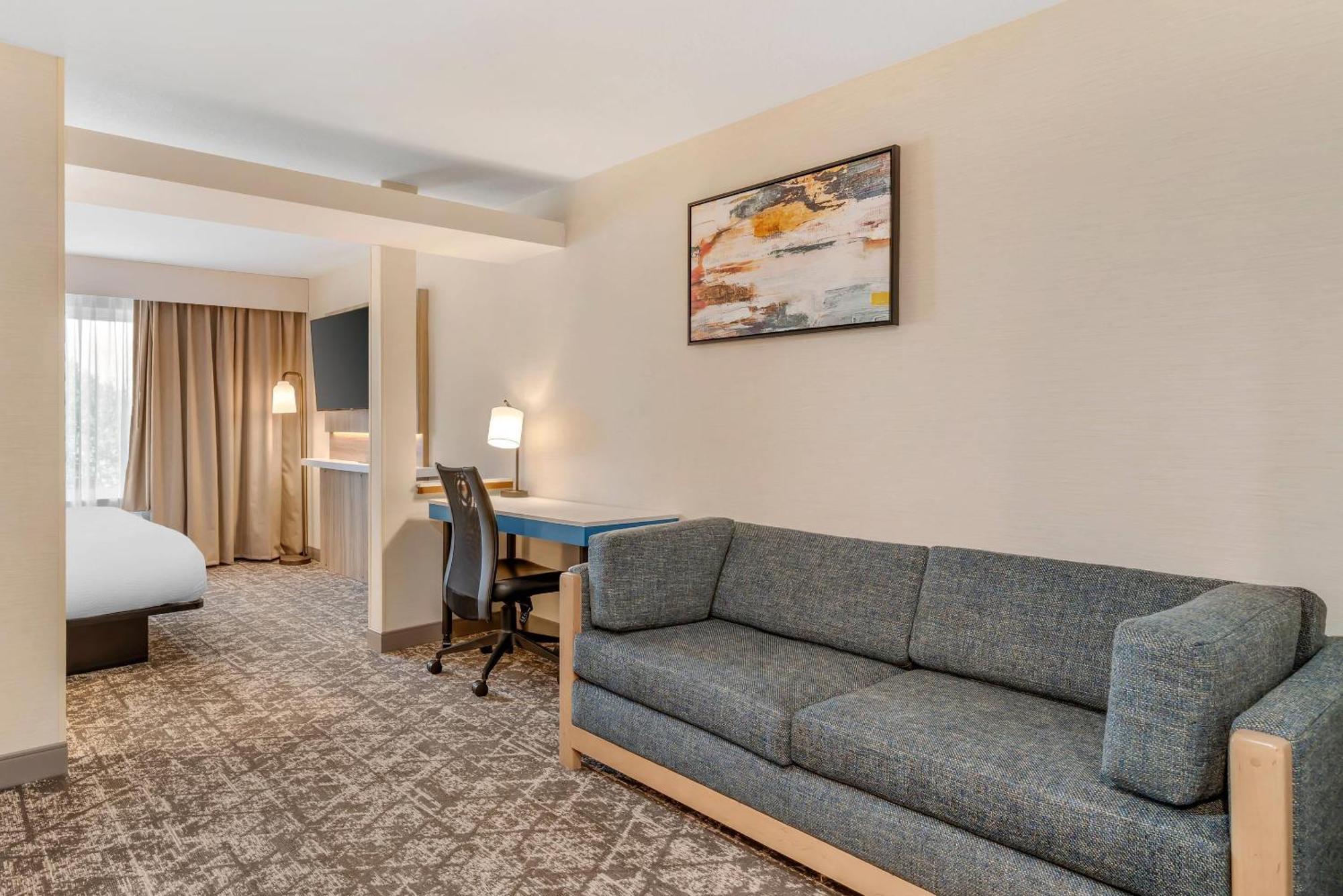 Country & By Radisson, Modesto-salida