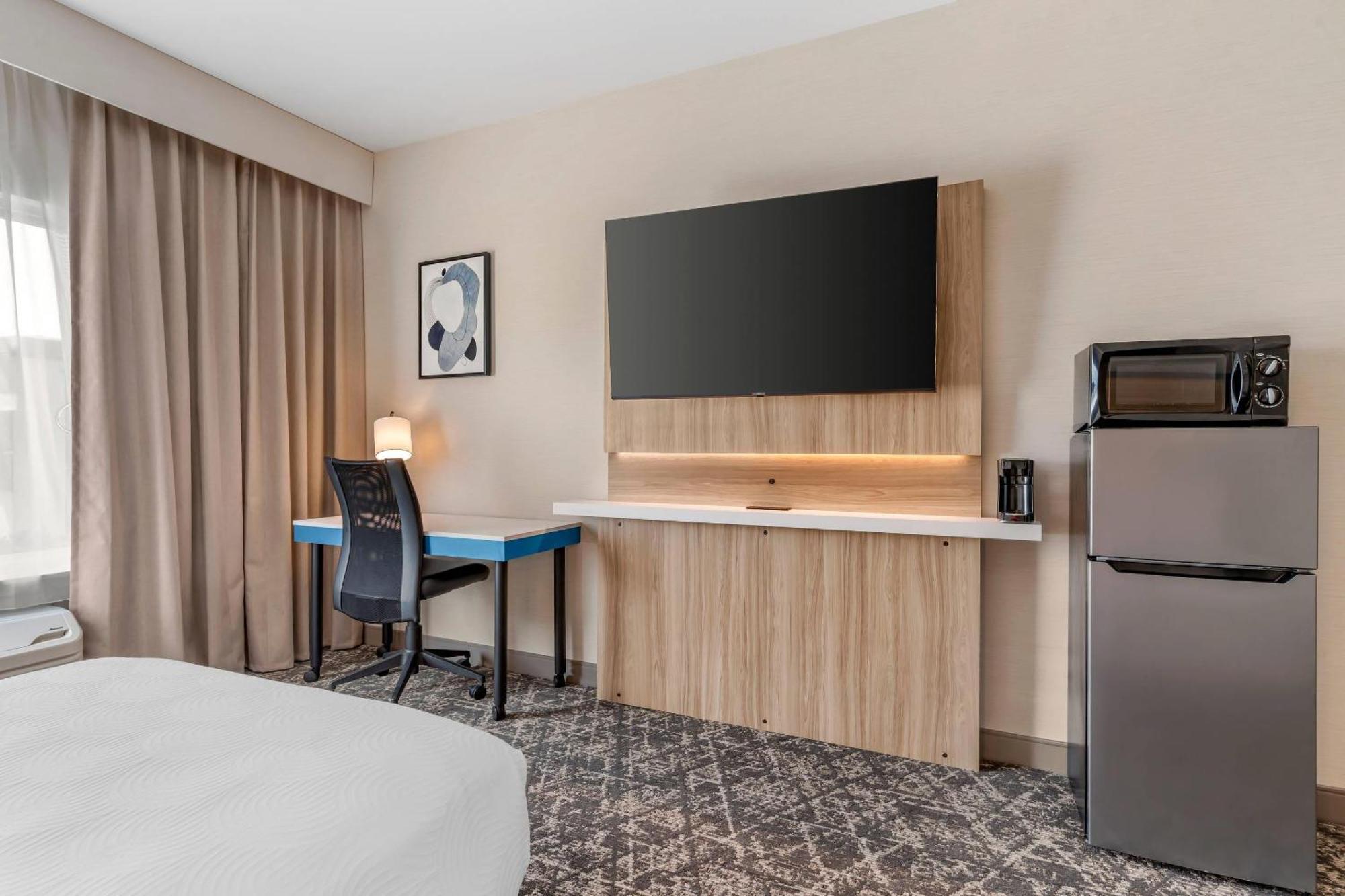 Hotel Country & By Radisson, Modesto-salida 3*