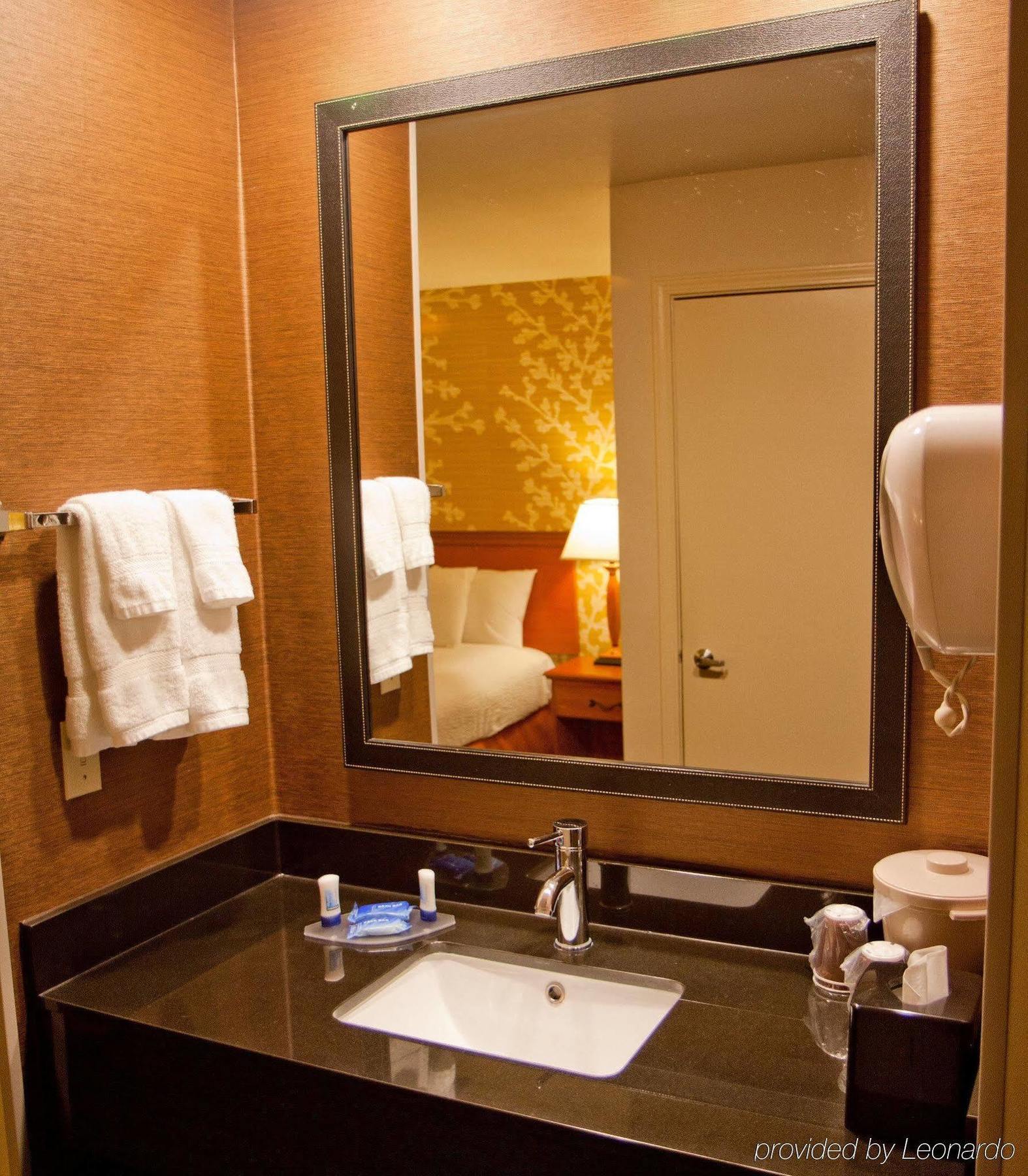 Country & By Radisson, Modesto-salida Modesto